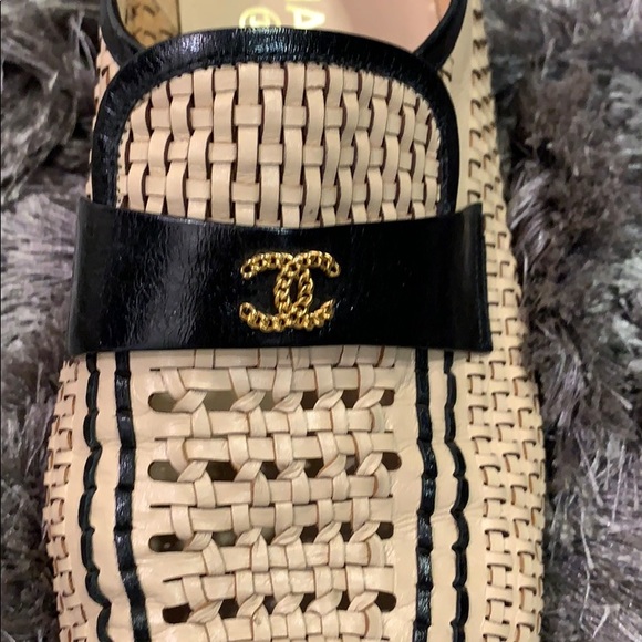 Chanel shoes - Picture 3 of 8